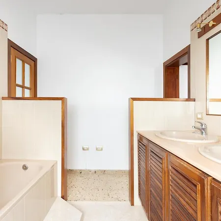 Home2book Charming House & Jacuzzi *